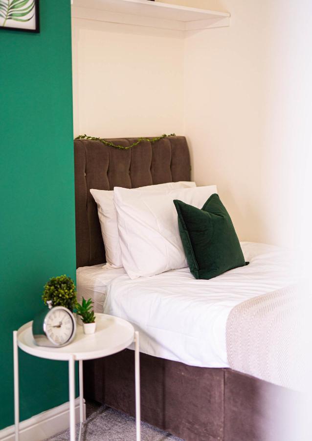 Comfortable House In Nuneaton Sleeps5 Free Parking Good Amenites מראה חיצוני תמונה